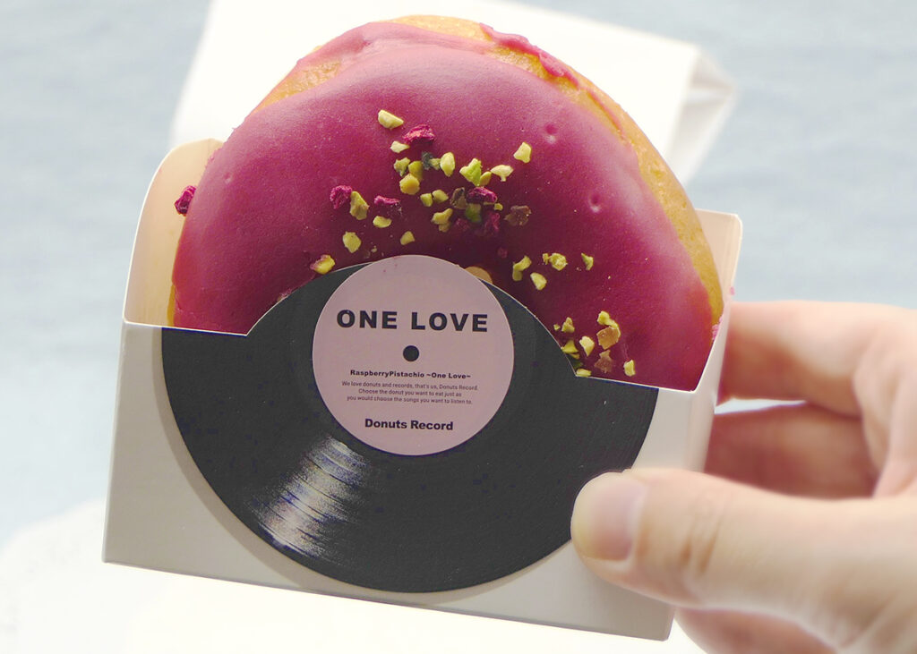 Donuts Record OneLoveピスタチオラズベリー