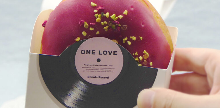 Donuts Record OneLoveピスタチオラズベリー