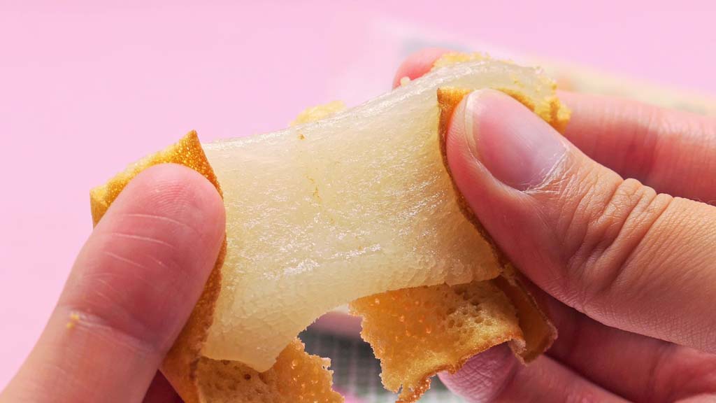 廣榮堂の商品「調布」の中に入っている求肥