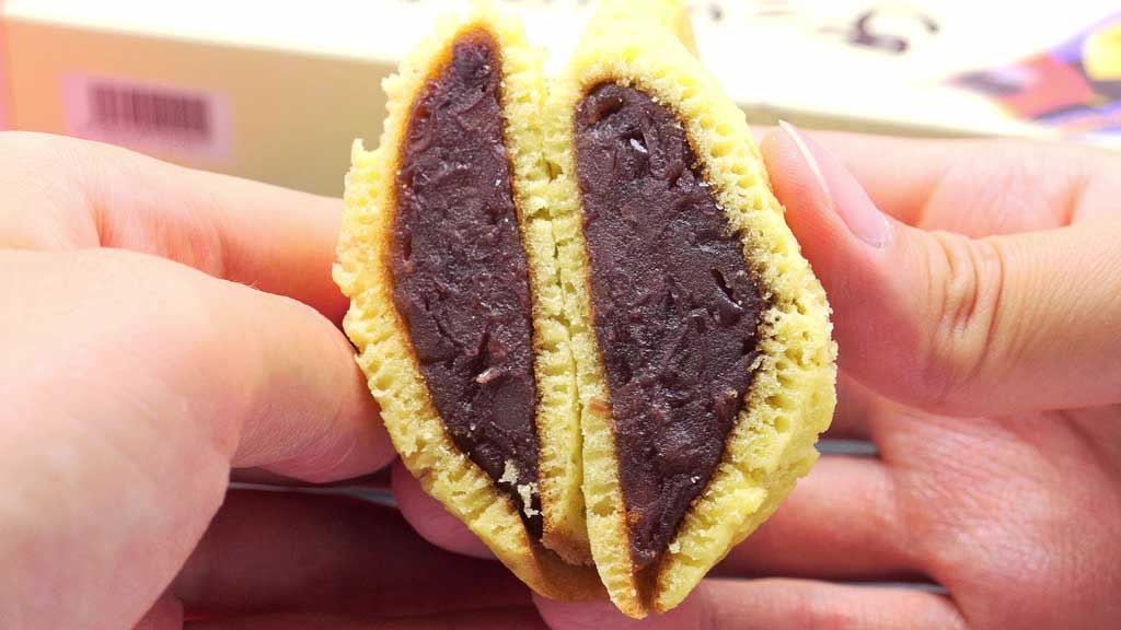 橘香堂の商品「むらすゞめ」の断面