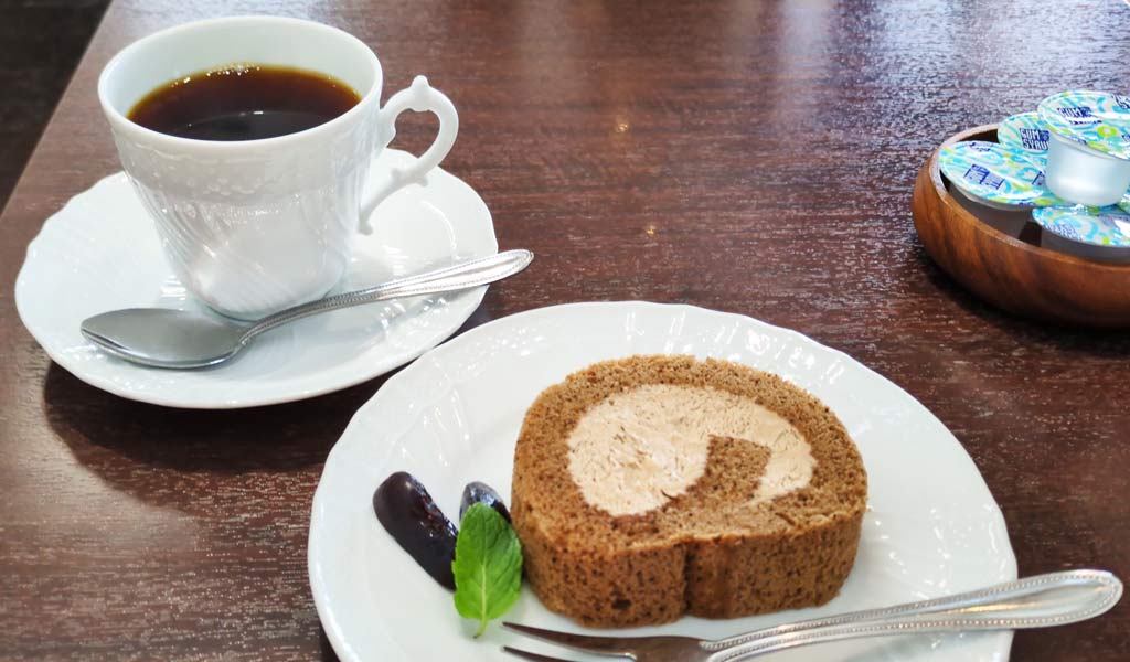 ミカド珈琲のコーヒーとモカロール