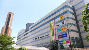 浜松駅とアクトタワー