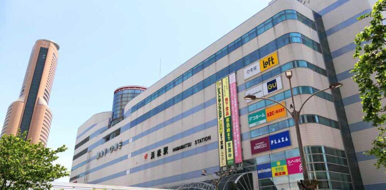 浜松駅とアクトタワー