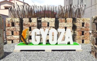「GYOZA」モニュメント